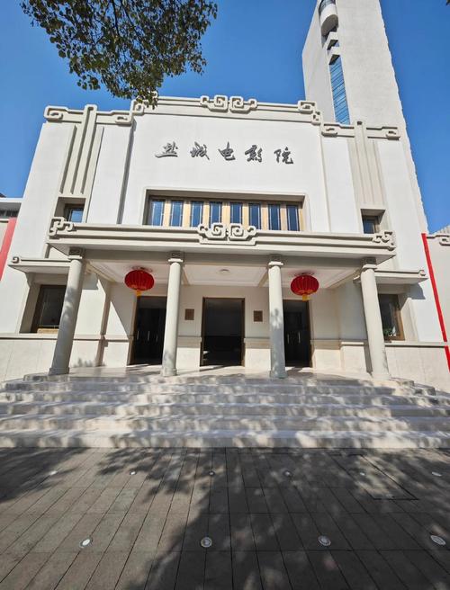 精油按摩AV推荐：沉浸式舒缓体验与长尾关键词“精油按摩视频教程”“AV级精油按摩手法”“放松身心精油SPA”深度解析