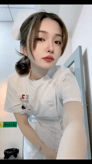 国模大尺度人体艺术摄影的相关介绍