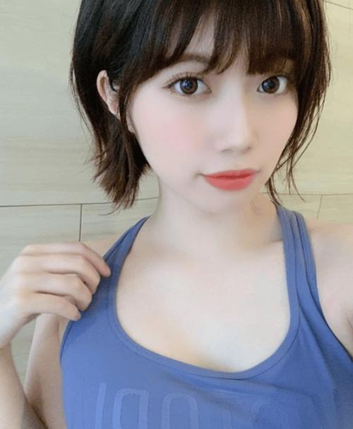 美女18禁看的相关介绍