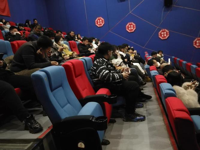 光棍影院机版在线看 - 2025最新免费追剧神器，海量高清资源无广告流畅播放
