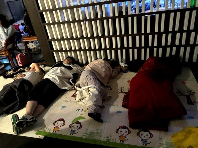 少妇人妻的欲望 李芬的相关介绍
