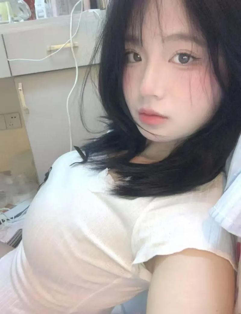 根据您的要求，提供一个SEO标题：  
**18免费视频app在线观看大全 - 永久免费追剧神器，高清无广告版下载**  
（包含长尾关键词：永久免费追剧神器、高清无广告版、在线观看大全）