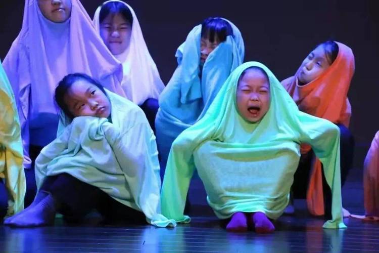 人妻少妇精品久久久久久蜜臀av的相关介绍